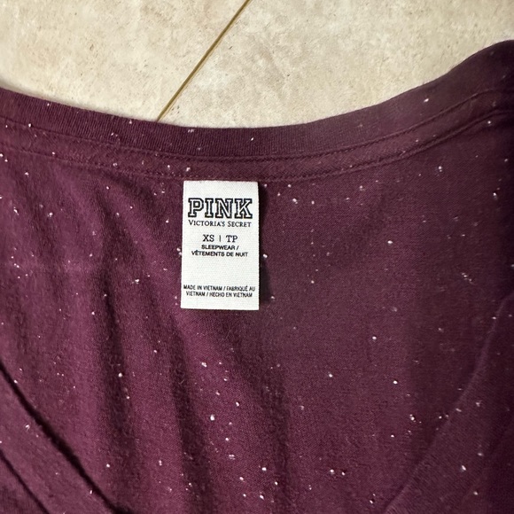 Victoria Secret v neck - Picture 2 of 2